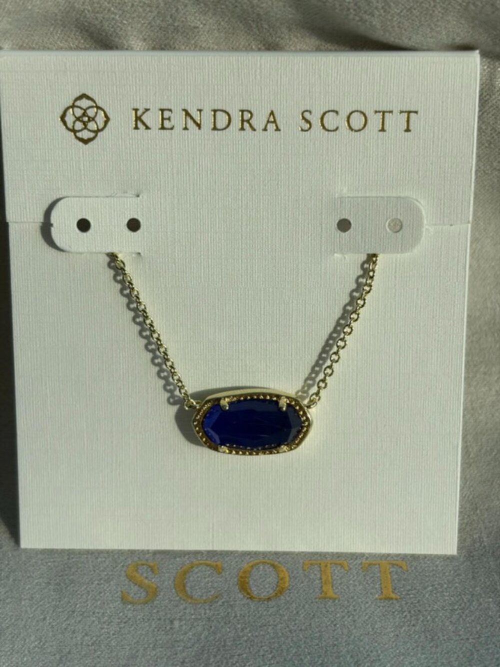 Kendra Scott necklace
